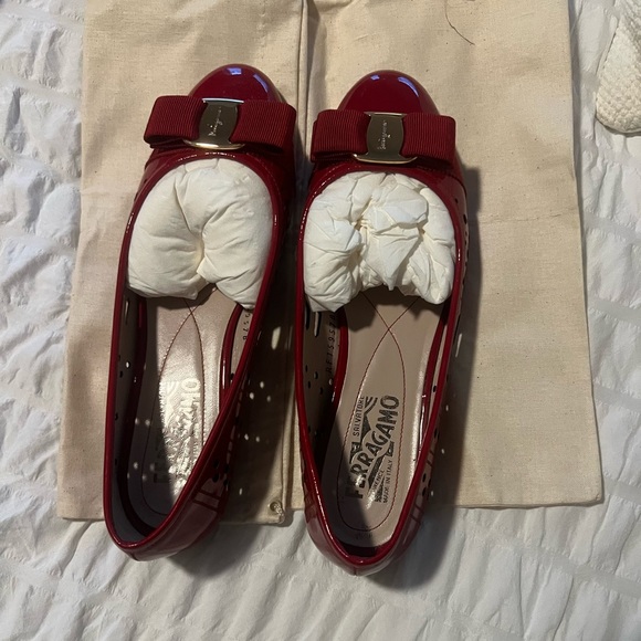 Red ferragamo flats with cut out pattern, size 7.5 - Picture 1 of 4